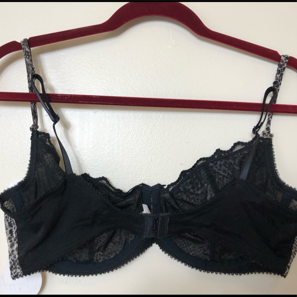 Women’s Jezebel Black and Gray Bra. Size 38D. NWT - Picture 6 of 8